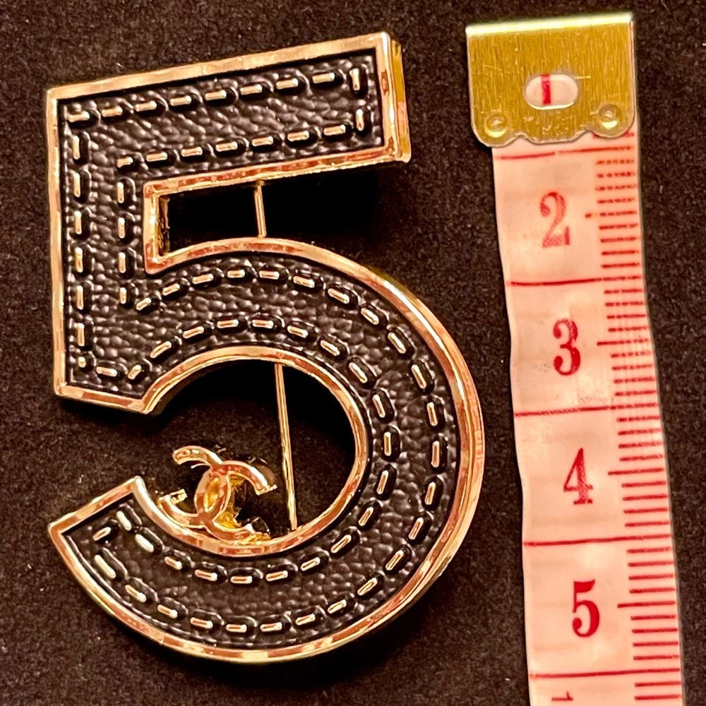 #5 Brooch - Picture 5 of 8